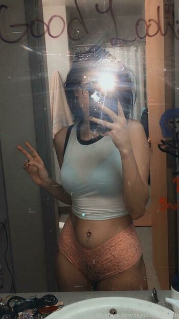 biigtiddygothbitch