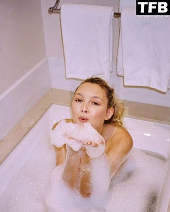 Chloe Avenaim