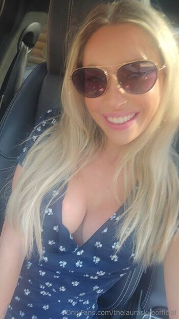 CollegeHotwife