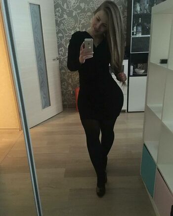 Curvykristina