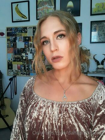dahliainbloom1