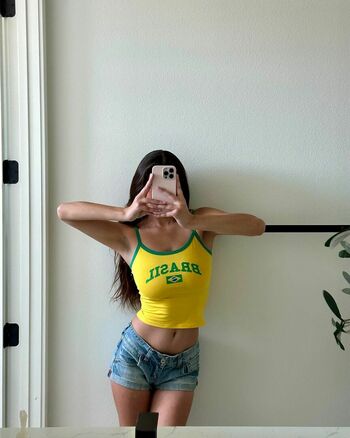 Desiree Flores