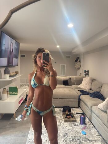 emiiixox