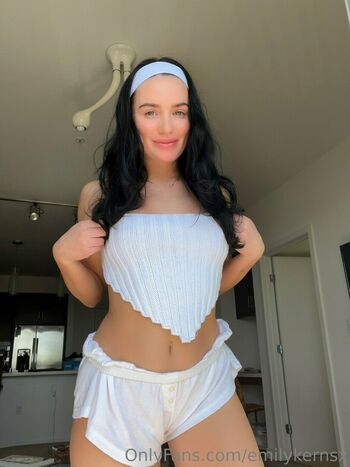 emilykernsx