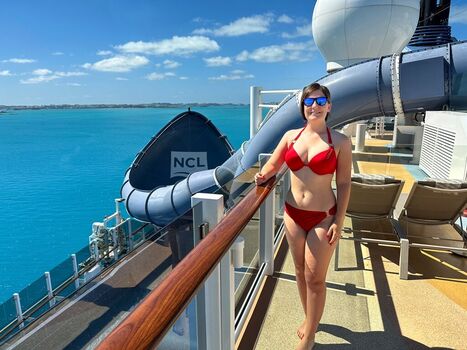 Emma Cruises