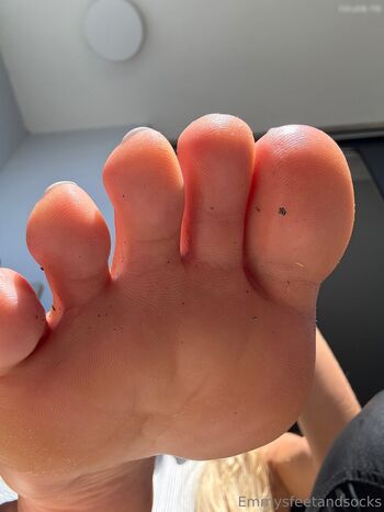 Emmysfeetandsocks