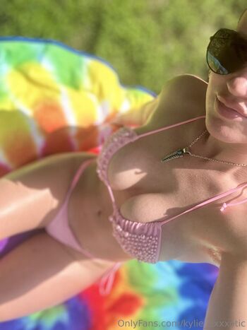 kylie_exxxotic