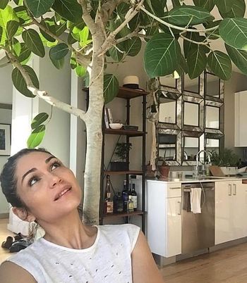 Lela Loren