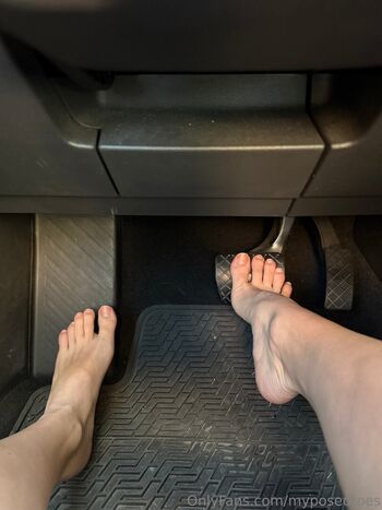 myposedtoes