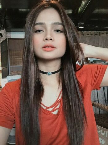 Rhen Escano