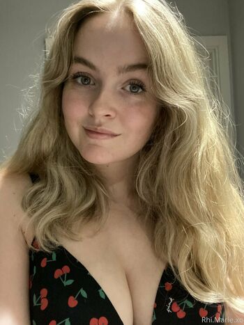 rhimarie_xo