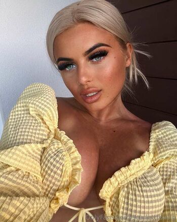 Scarlett Fox