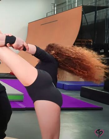 Sofie Dossi