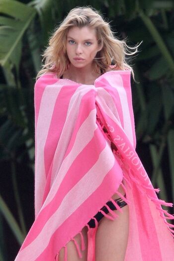 Stella Maxwell