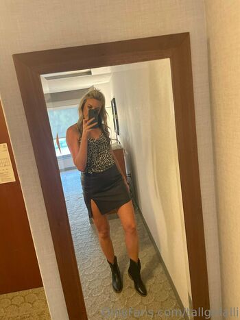 tallgirlalli