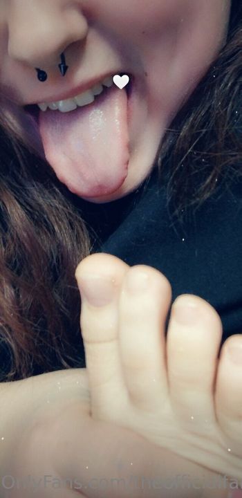 theofficialfartgirl