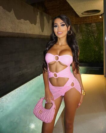 yasmine_eve