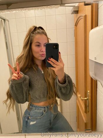 yourzoeyy